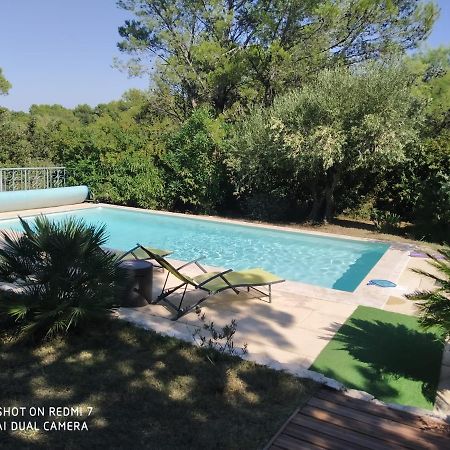 Proche Uzes Petit Gite Avec Grande Cuisine D'Ete Et Piscine Saint-Siffret Eksteriør billede