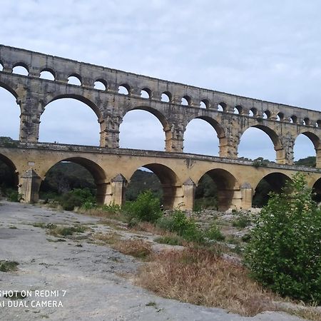 Proche Uzes Petit Gite Avec Grande Cuisine D'Ete Et Piscine Saint-Siffret Eksteriør billede